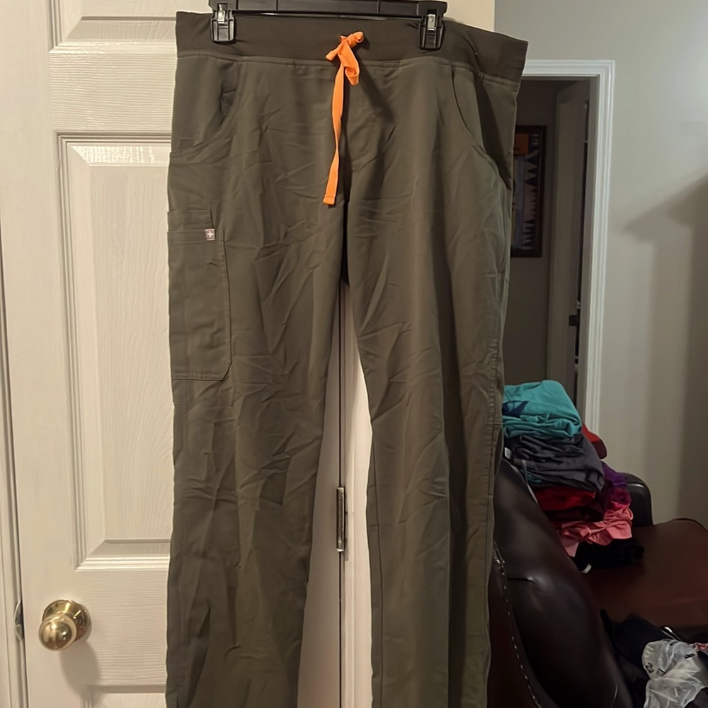 Scrub pants